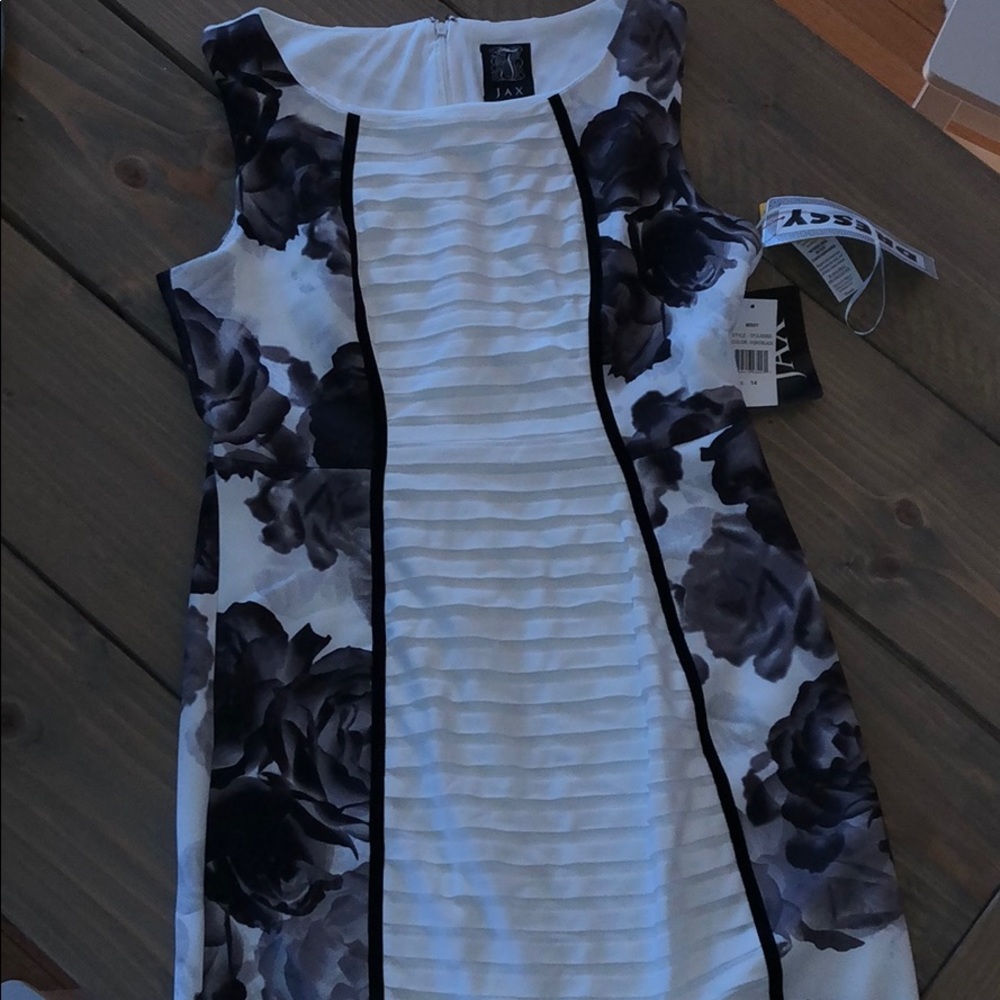 JAX Dress - Picture 4 of 4